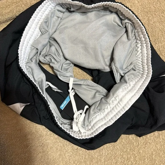 Nike NWT Black & White Swoosh Logo Stay Cool Running Shorts Size Medium - Picture 7 of 14